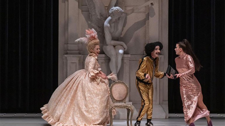 Τελευταίες παραστάσεις για το έργο «Tο καινούργιο σπίτι»  στο Θέατρο Rex