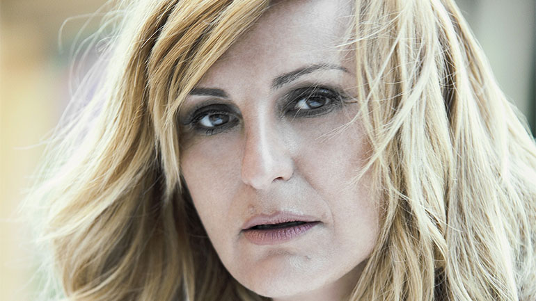 Η Λίζα Ανδρέου στο Γυάλινο Μουσικό Θέατρο