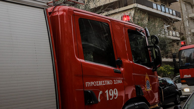 Φωτιά σε διαμέρισμα στην Πετρούπολη τα ξημερώματα