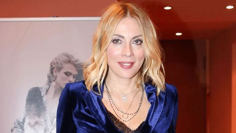 Σμαράγδα Καρύδη: «Δεν μπορεί να με διαλύσει η αποτυχία γιατί δεν μου φέρνει τεράστια χαρά η επιτυχία»