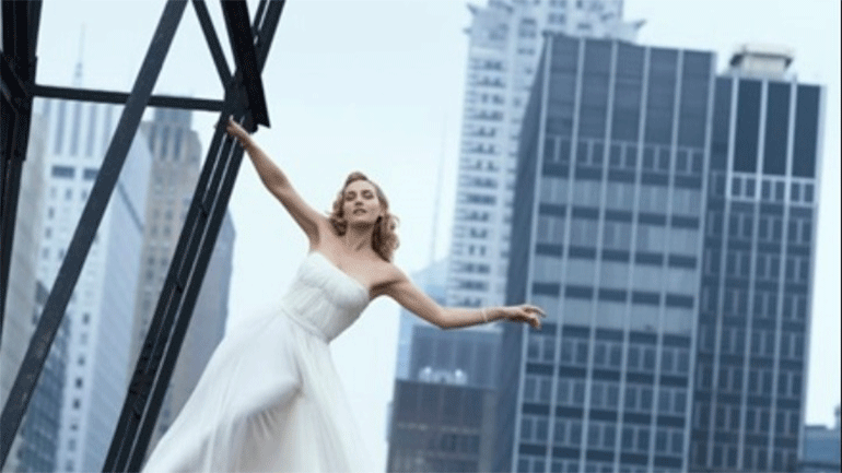 Μεγάλη έκθεση για το Harper’s Bazaar στο Παρίσι