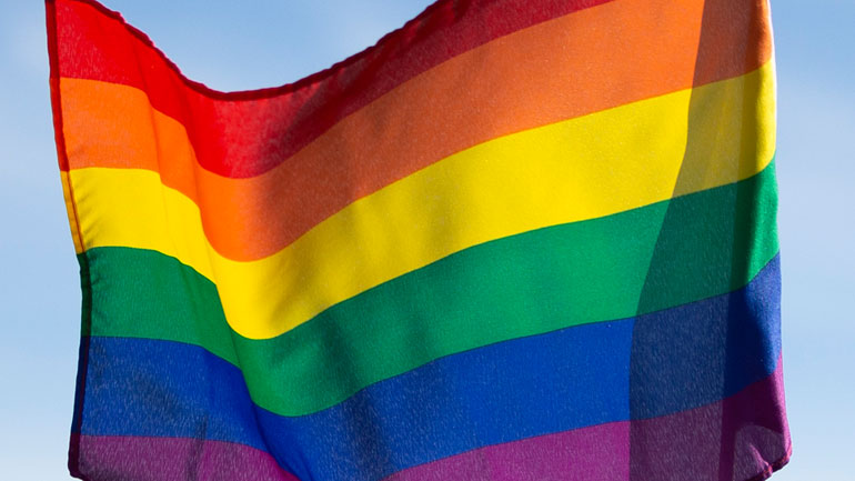 Ελβετία: Εγκρίθηκε με ευρεία πλειοψηφία ο νόμος κατά της ομοφοβίας