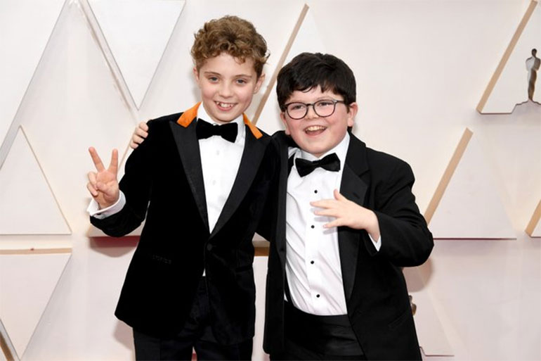 Roman Griffin Davis αριστερά and Archie Yates