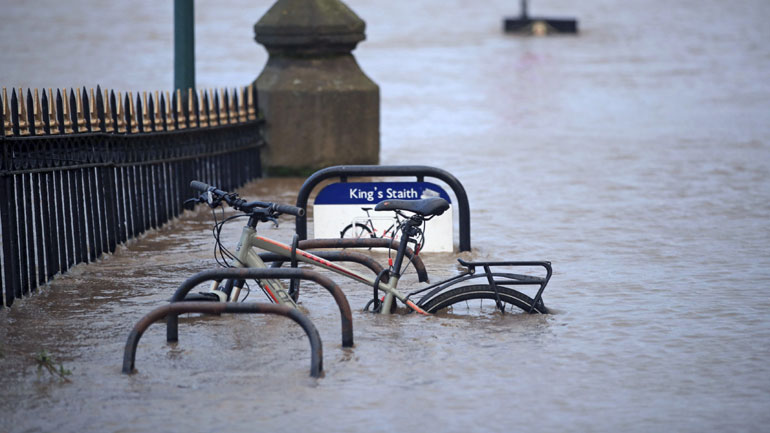 Ευρώπη: Αυξάνονται συνεχώς τα θύματα της καταιγίδας «Κιάρα» – Τουλάχιστον πέντε νεκροί