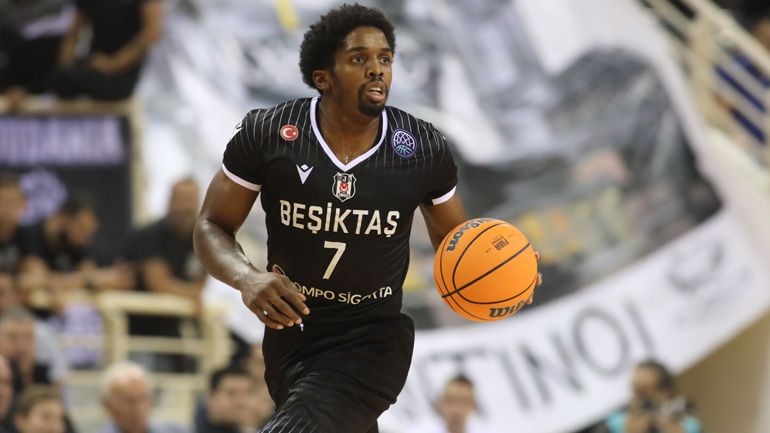 Μπεσίκτας: «Ο ΜακΚίσικ έχει συμβόλαιο με εμάς»