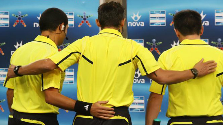 Διαιτητές…