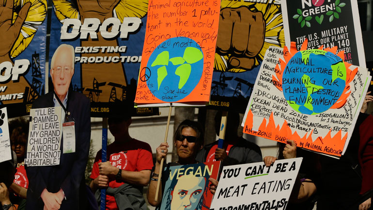 Ακτιβιστές για το κλίμα εισέβαλαν στα γραφεία της BlackRock στο Παρίσι