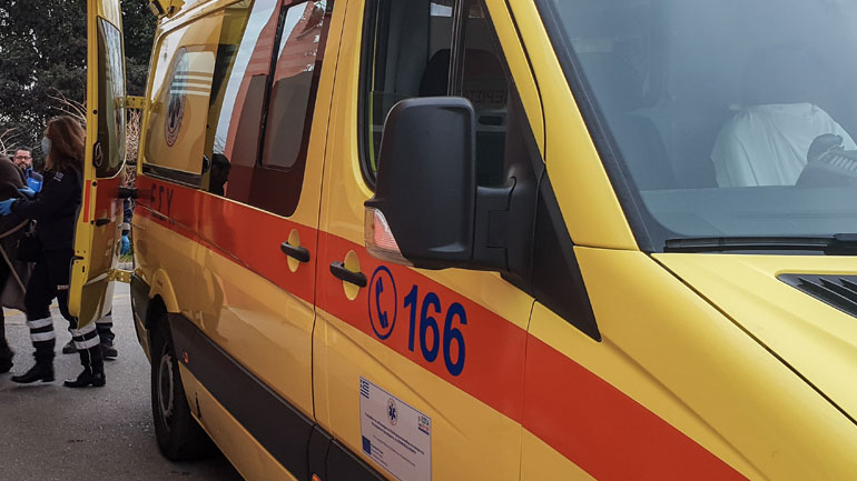 Τροχαίο στην Πάτρα – Απεγκλωβίστηκε ένα άτομο