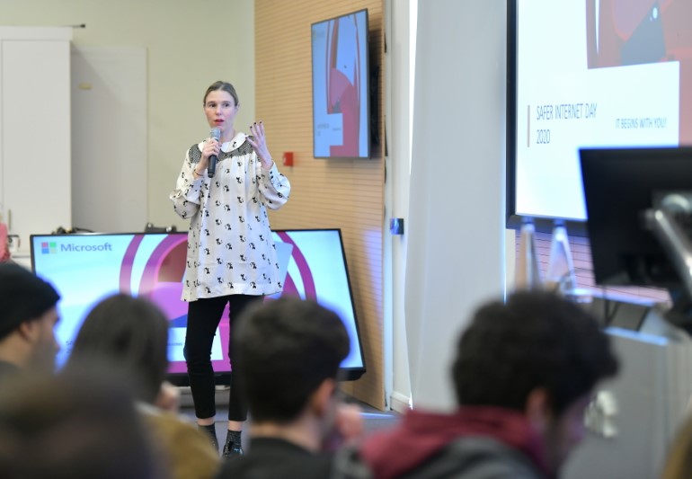 Η κα. Ευγενία Μπόζου, Διευθύντρια Επικοινωνίας της Microsoft