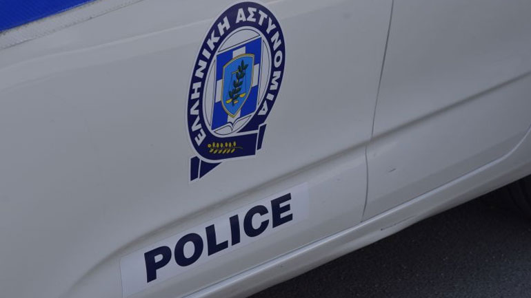Χειροπέδες σε δύο άνδρες που «άδειασαν» το σπίτι ηλικιωμένης