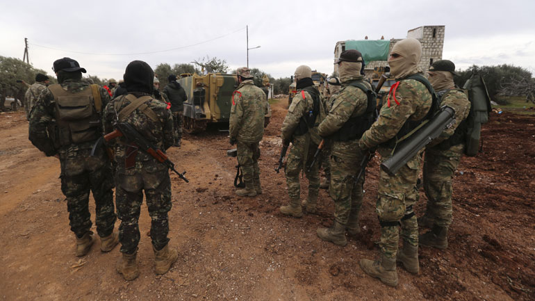 Ο συριακός στρατός θα συνεχίσει να απαντά στις επιθέσεις των «τουρκικών κατοχικών δυνάμεων»