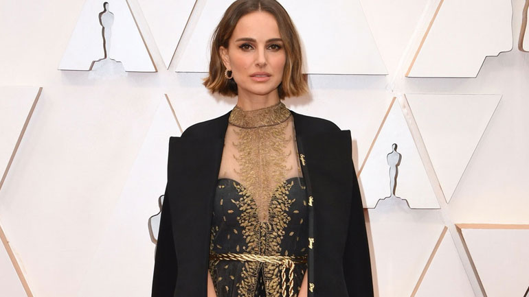 Oscars 2020: Το φόρεμα της Natalie Portman περιείχε ένα ηχηρό μήνυμα για τις γυναίκες