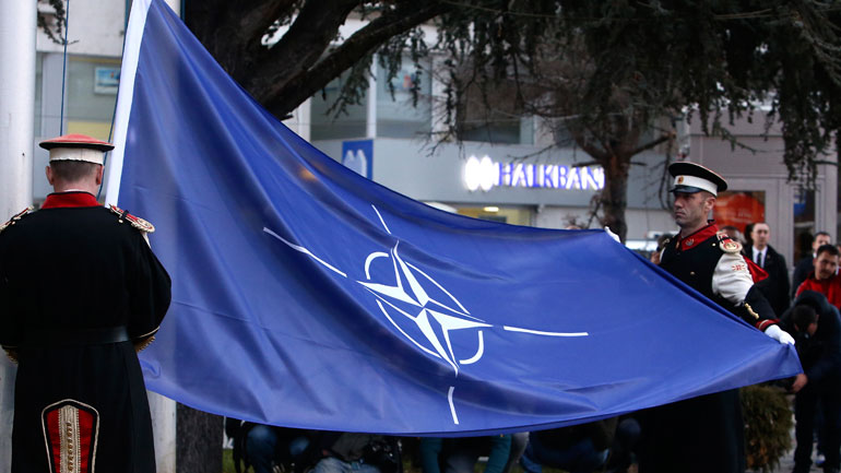 Πράσινο φως από τη Βουλή της Β. Μακεδονίας για την ένταξη της χώρας στο ΝΑΤΟ