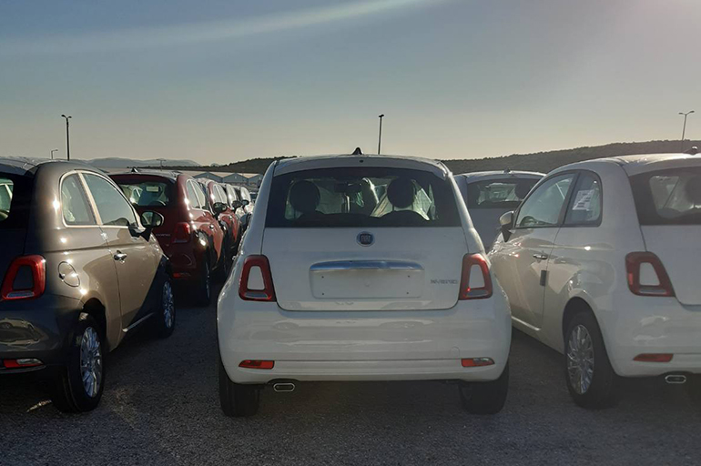 Τα πρώτα Fiat 500 mild hybrid βρίσκονται στα Logistics της εταιρείας...