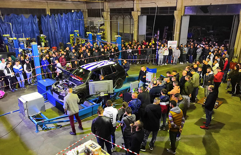 Η ομάδα «Κόντρες-Dragster in Greece» συγκεντρώνει στις εκδηλώσεις της πολύ κόσμο...