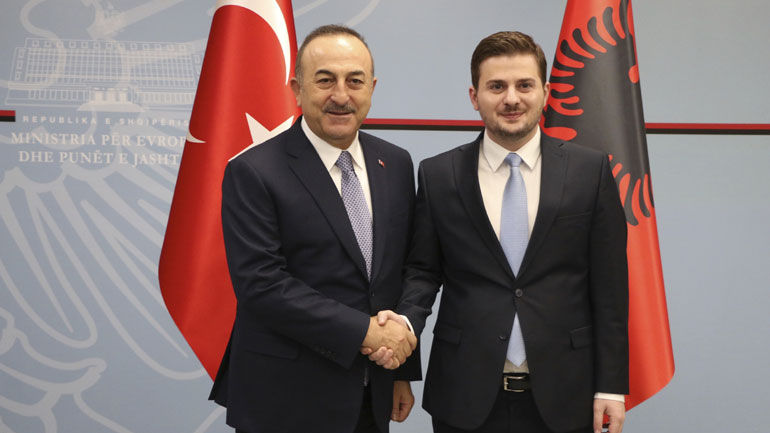 Επίσκεψη Τσαβούσογλου στα Τίρανα