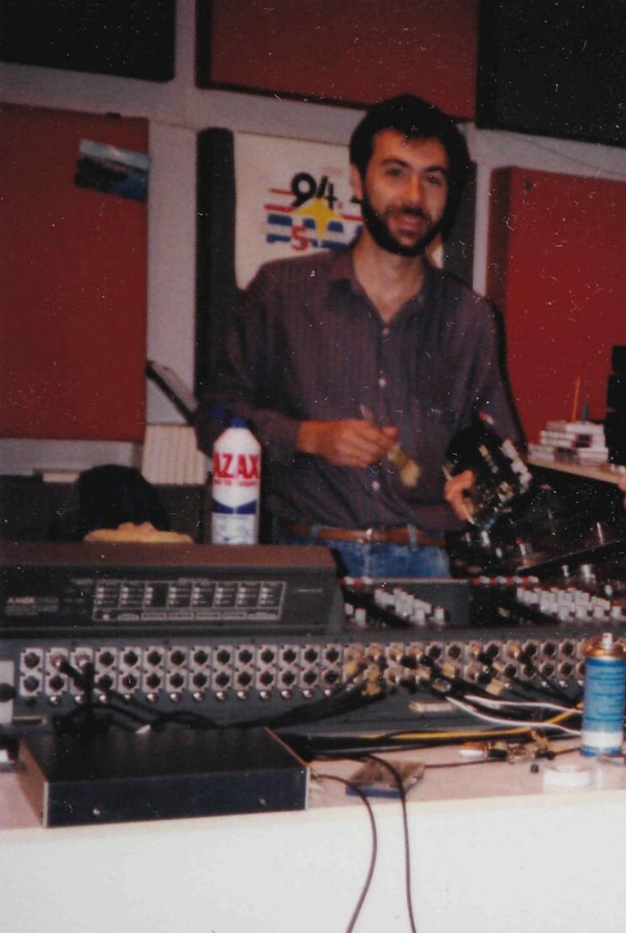 Ο 1 Watt επί το έργον της συντήρησης της κονσόλας του σταθμού κατά τη δεκαετία του 80