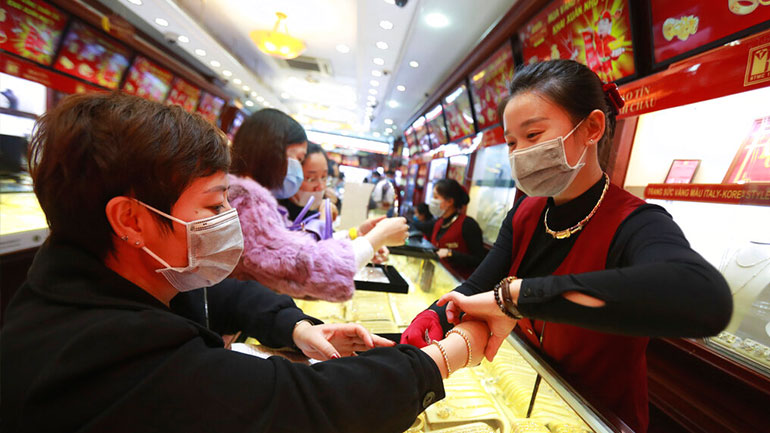 Οι επιχειρήσεις επιστρέφουν σε κανονικά επίπεδα παραγωγής στη Σανγκάη