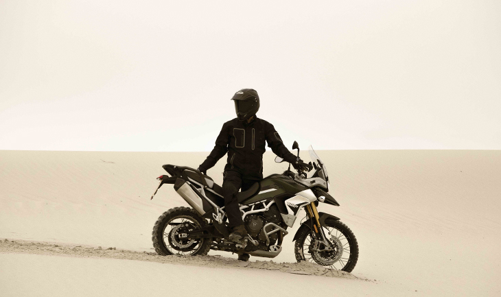 Triumph Tiger 900: Οι τιμές όλων των εκδόσεων  