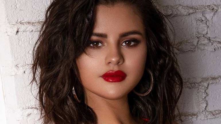 Κόκκινο κραγιόν: Ποιο είναι το ιδανικό ανάλογα με την ηλικία σας