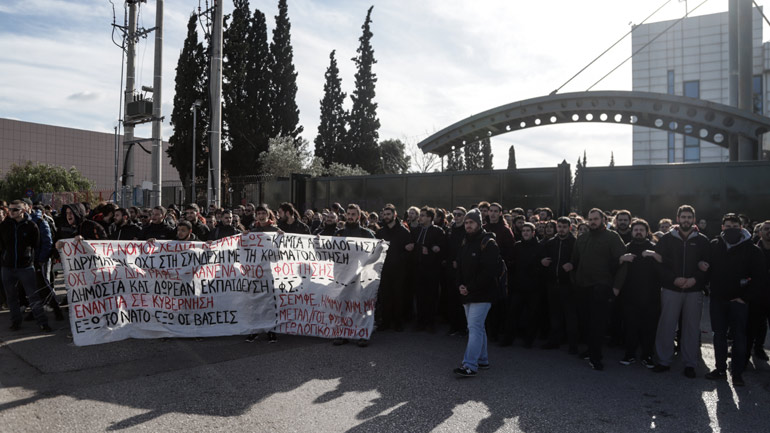 Δώσε και μένα μπάρμπα…