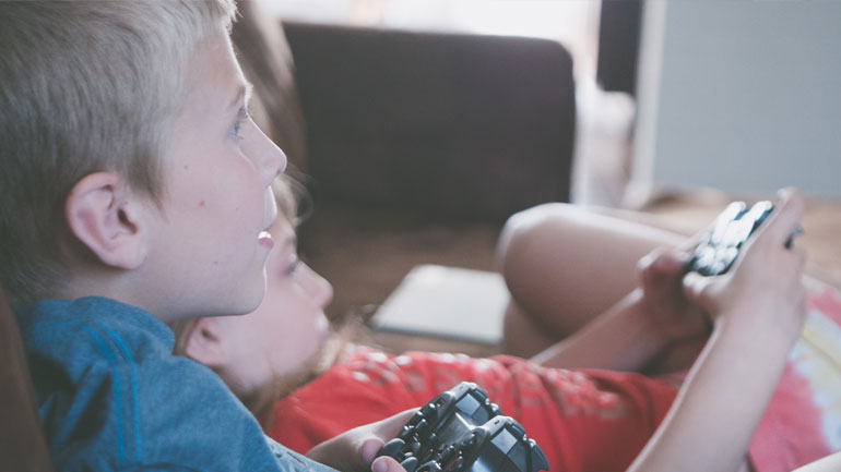 Έρευνα σοκ: Ένα στα τρία παιδιά έχει συναντηθεί με κάποιον που γνώρισε στο διαδίκτυο