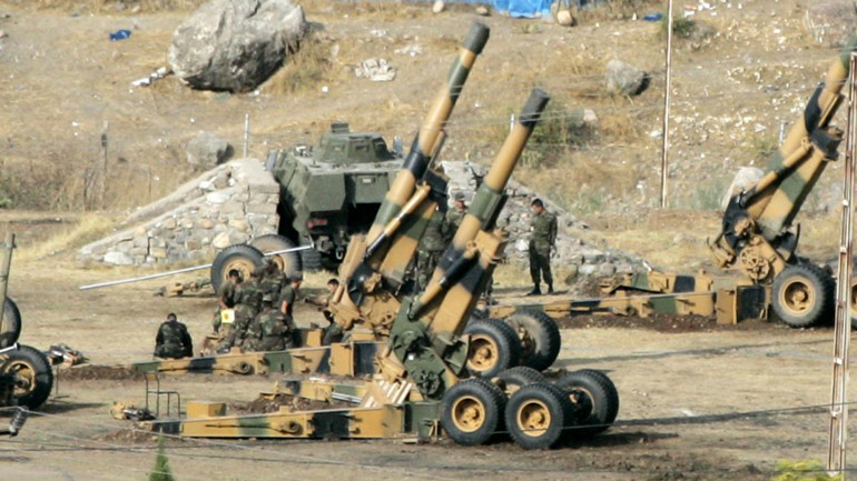 Οι Τούρκοι μεταφέρουν 4 οβιδοβόλα οχήματα από τον Έβρο στο Ιντλίμπ