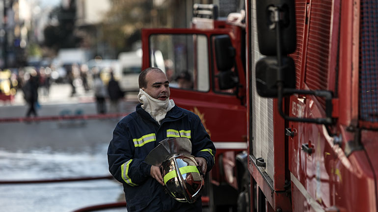 Εντοπίστηκε αναίσθητη γυναίκα σε διαμέρισμα στον Πειραιά
