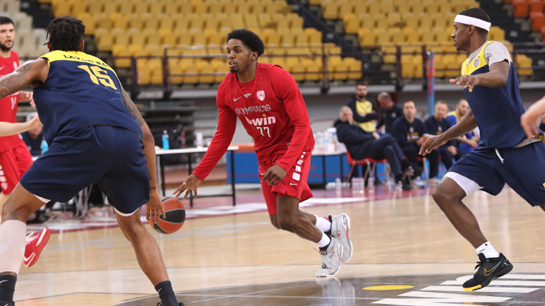 Έκανε ντεμπούτο με τον Ολυμπιακό ο ΜακΚίσικ