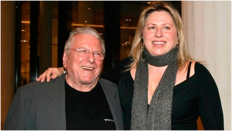 Σάντρα Βουτσά: Όλα όσα είπε για τις τελευταίες εξελίξεις για την υγεία του Κώστα Βουτσά