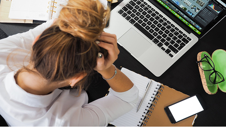 Η μάστιγα της πορνογραφίας και του εκβιασμού ανηλίκων μέσω διαδικτύου