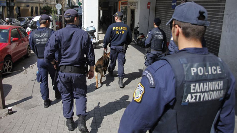 Αστυνομική επιχείρηση με 10 συλλήψεις στην Ομόνοια