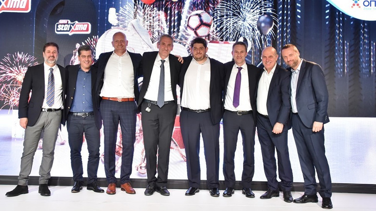 Γιώργος Πουλημάς Γενικός Γραμματέας ΠΟΕΠΠΠ, Οδυσσέας Χριστοφόρου Αναπληρωτής Διευθύνων Σύμβουλος ΟΠΑΠ, Γιάν Κάρας Chief Commercial Officer ΟΠΑΠ, Καμίλ Ζίγκλερ Εκτελεστικός Πρόεδρος ΟΠΑΠ, Θάνος Ρήγας Διευθυντής Αθλητικού Στοιχηματισμού ΟΠΑΠ, Ντάμιαν Κόουπ Διευθύνων Σύμβουλος ΟΠΑΠ, Σπύρος Φωκάς Α’ Αντιπρόεδρος ΟΠΑΠ, Γιάννης Ρόκκας Διευθυντής Μάρκετινγκ, Επικοινωνίας και Χορηγιών ΟΠΑΠ