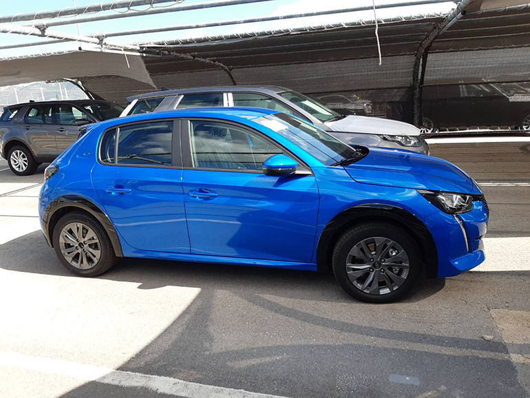 Το ηλεκτρικό Peugeot 208 έχει αυτονομία 340 χιλιόμετρα