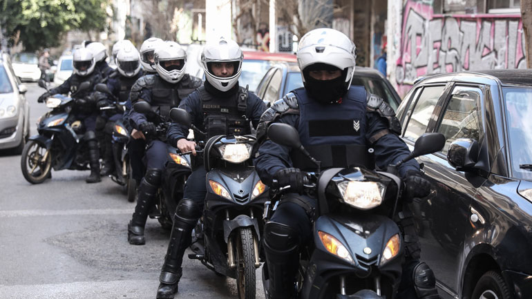 Αστυνομική επιχείρηση στα Εξάρχεια – Οι Αρχές προχώρησαν σε οκτώ προσαγωγές