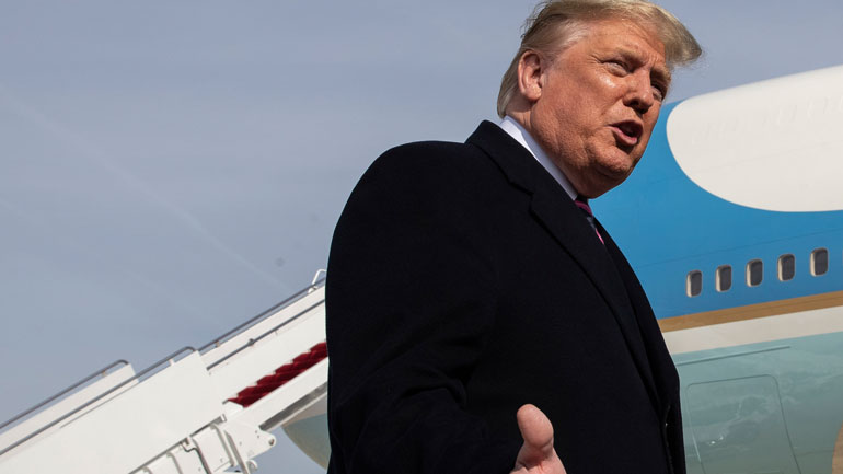 Ο πρόεδρος Τραμπ μείωσε την ποινή του Δημοκρατικού πρώην κυβερνήτη του Ιλινόι που είχε καταδικαστεί για διαφθορά