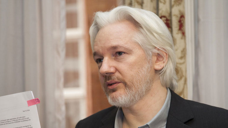 Βρετανία: Γιατροί καταγγέλλουν τα «ψυχολογικά βασανιστήρια» στα οποία υποβάλλεται ο Τζούλιαν Ασάνζ Βρετανία: Γιατροί καταγγέλλουν τα «ψυχολογικά βασανιστήρια» στα οποία υποβάλλεται ο Τζούλιαν Ασάνζ