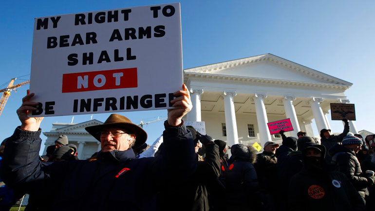 ΗΠΑ: Απέτυχε η προσπάθεια να απαγορευθεί η πώληση τουφεκιών εφόδου στην Βιρτζίνια