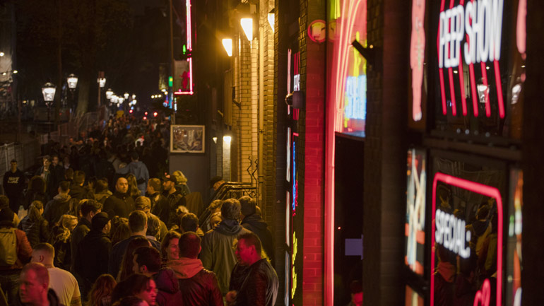 Το Άμστερνταμ εξετάζει την κατασκευή «ερωτικού συγκροτήματος» για να αλλάξει την «κόκκινη συνοικία»