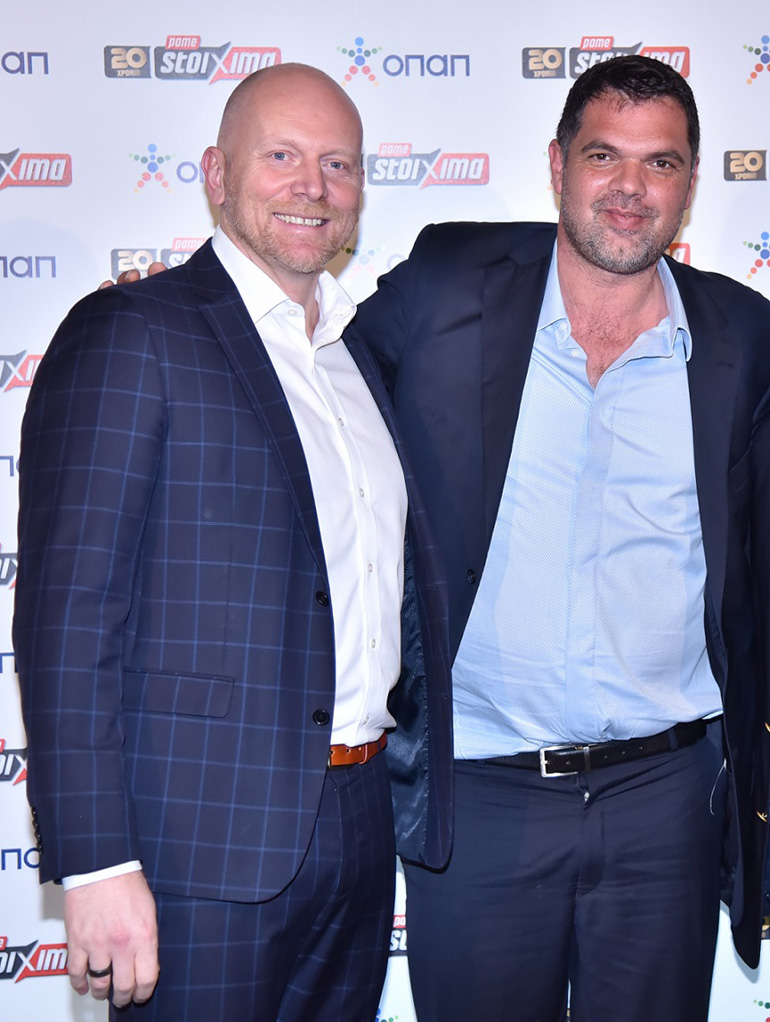 Γιαν Κάρας, Δημήτρης Παπανικολάου