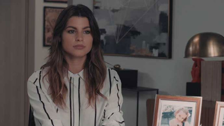 8 Λέξεις: Ο Σπύρος με την Ιφιγένεια έχουν αρχίσει να διαπραγματεύονται την αμοιβή τους