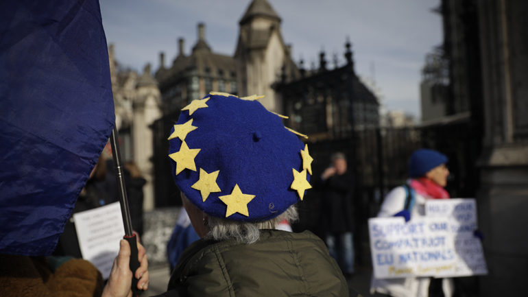 Βρετανία: Με μόρια η βίζα για τους ξένους εργαζόμενους μετά το Brexit