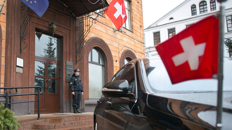 Ελβετία: Στη δικηγόρο Χούντα αλ Σαράρι απονεμήθηκε το «Νόμπελ Ανθρωπίνων Δικαιωμάτων»