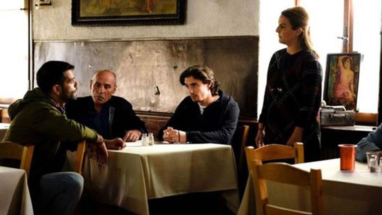 Έρωτας Μετά: Ο Αποστόλης συναντάει τον Παπαδόπουλο και του αναθέτει να ψάξει για την Άννα