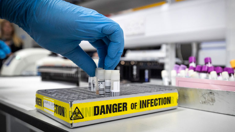 Αίγυπτος: Δεν είναι πλέον φορέας του Covid-19 ο άνθρωπος που είχε βρεθεί θετικός στον ιό