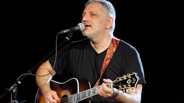 Στο χειρουργείο ο Νίκος Πορτοκάλογλου: «Έζησα δύο εβδομάδες με αφόρητους πόνους»