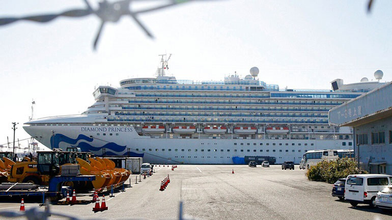 Οι επιβάτες του Diamond Princess αποβιβάζονται στη Γιοκοχάμα