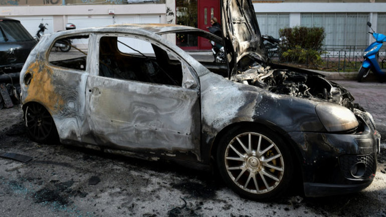 Ανάληψη ευθύνης για σειρά εμπρησμών καταστημάτων και ΙΧ στην Αθήνα