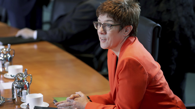 «Θετικά τα συμπεράσματα από τις συναντήσεις με τους υποψήφιους για την ηγεσία και την καγκελαρία του CDU»