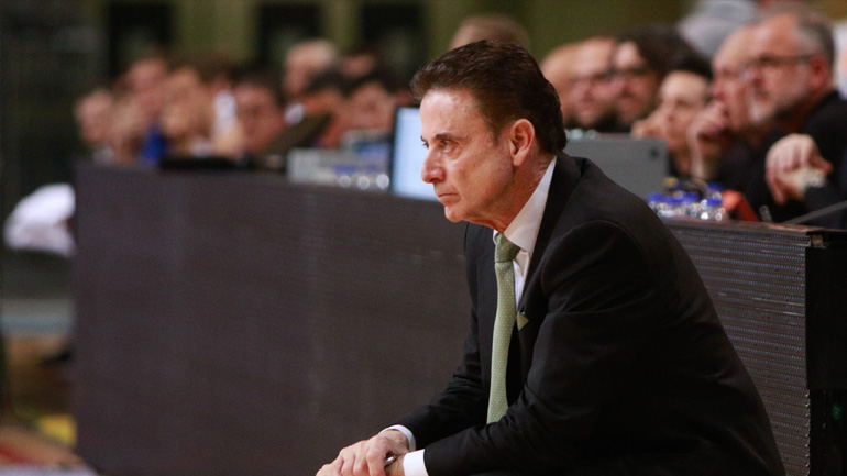 Πιτίνο: «Δεν θα παίξει με την Μπαρτσελόνα ο Ουάιλι»